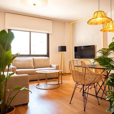 Stylish In The Heart Of With Pool * Malaga